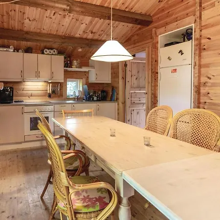 Holiday home Three-bedroom Holiday In