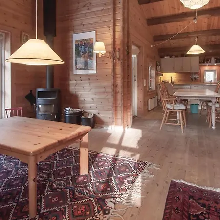 Holiday home Three-bedroom Holiday In